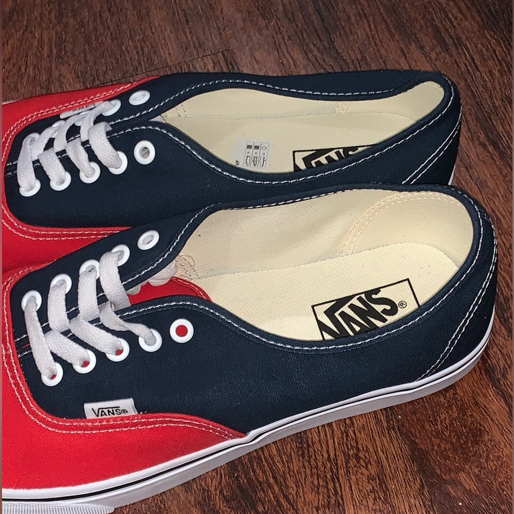 Vans - Picture 5 of 13